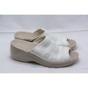 BZEES Dynasty Sandals Womens Size 8.5 Beige Sparkle Deluxe Bright Comfort Slides